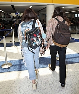 Kesha---Arriving-at-LAX-airport-in-Los-Angeles-19-566x692.jpg
