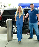 Kesha-in-Denim-Jumpsuit-at-LAX-Airport-06-620x929.jpg