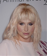 kesha-humane-society-of-the-united-states-to-the-rescue-gala-in-hollywood-5-7-2016-15.jpg