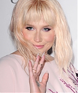kesha-humane-society-of-the-united-states-to-the-rescue-gala-in-hollywood-5-7-2016-6.jpg