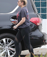 kesha-sebert-wearing-a-rolling-stones-tongue-and-lips-logo-tee-as-she-heads-to-her-pilates-class-in-los-angeles-060118_4.jpg