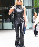 70446945-12034831-Rocker_vibes_Kesha_looked_stylish_in_a_black_leather_ensemble_as-a-42_1682976427262.jpg