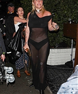 Kesha---Attends-the-Vanity-Fair-party-at-Chateau-Marmont-in-Los-Angeles-05.jpg