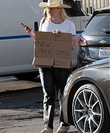 Kesha---Seen-test-driving-a-Porsche-SUV-in-Los-Angeles-35.jpg