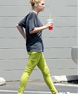 Kesha-in-Green-Pants--16.jpg