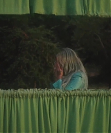 y2mate_com_-_Kesha__Learn_To_Let_Go_Official_Video_1080p_172.jpg