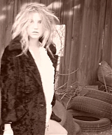 Kesha-Personal-Pics-ke-24ha-8121174-600-800.jpg