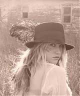 Kesha-Personal-Pics-ke-24ha-8121182-600-450.jpg